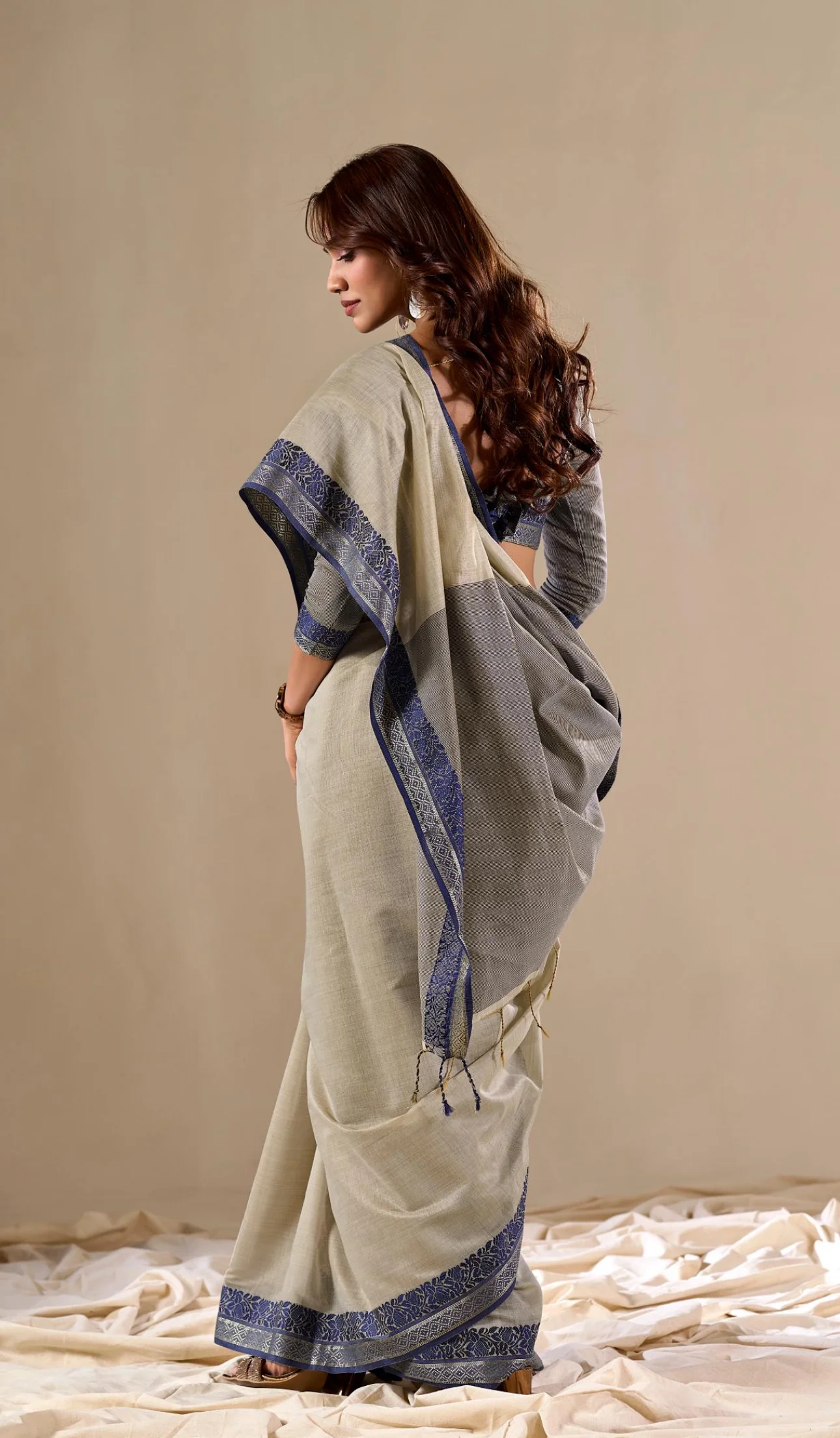 Gray Handloom Linen Cotton Plain Saree RP1￼ - Image 3
