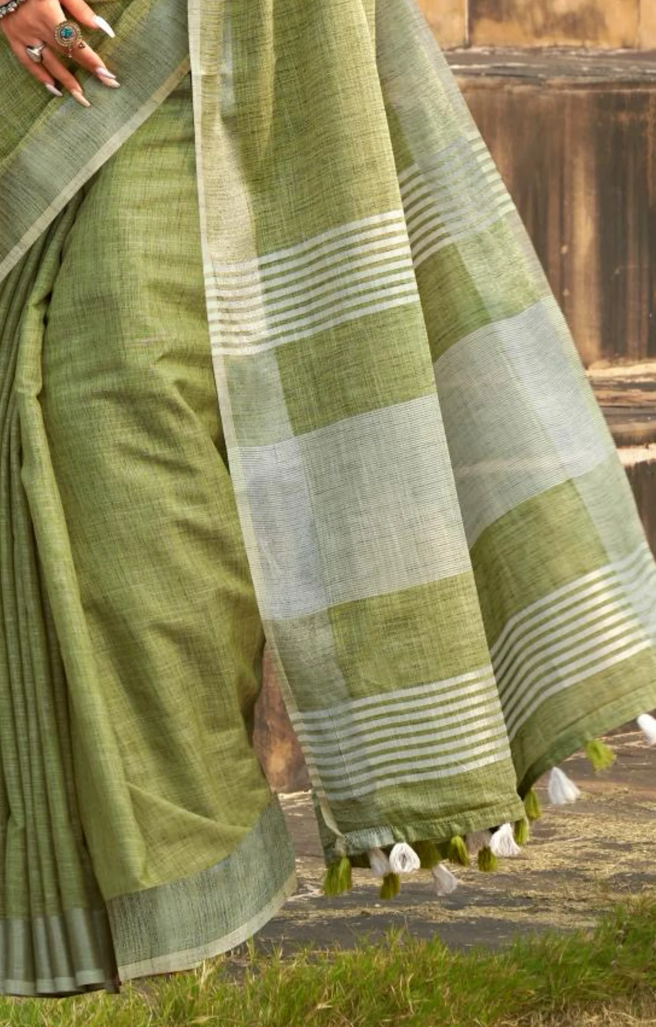 Khaki Casual Linen Saree - Image 4