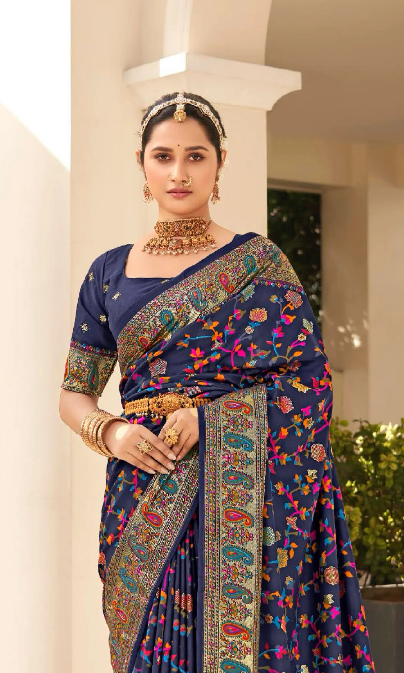 Navy blue Pashmina Printed Jamewar Silk Saree - Image 3