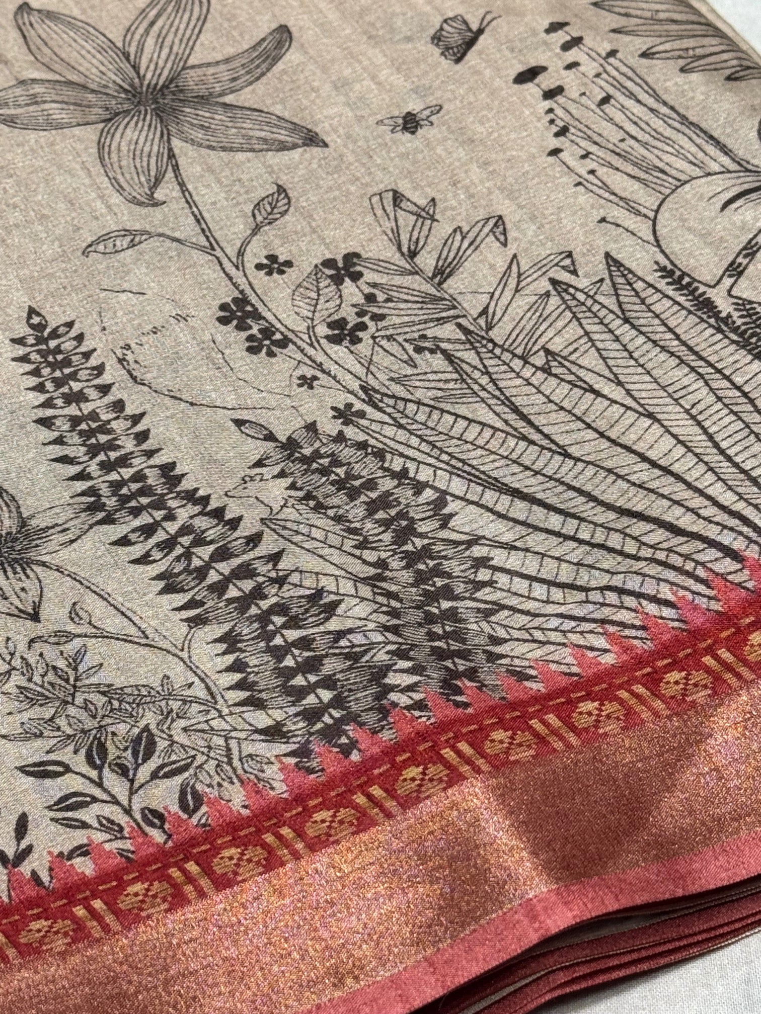 Vanilla Cream Fancy Plain Flower Design Saree - Image 3