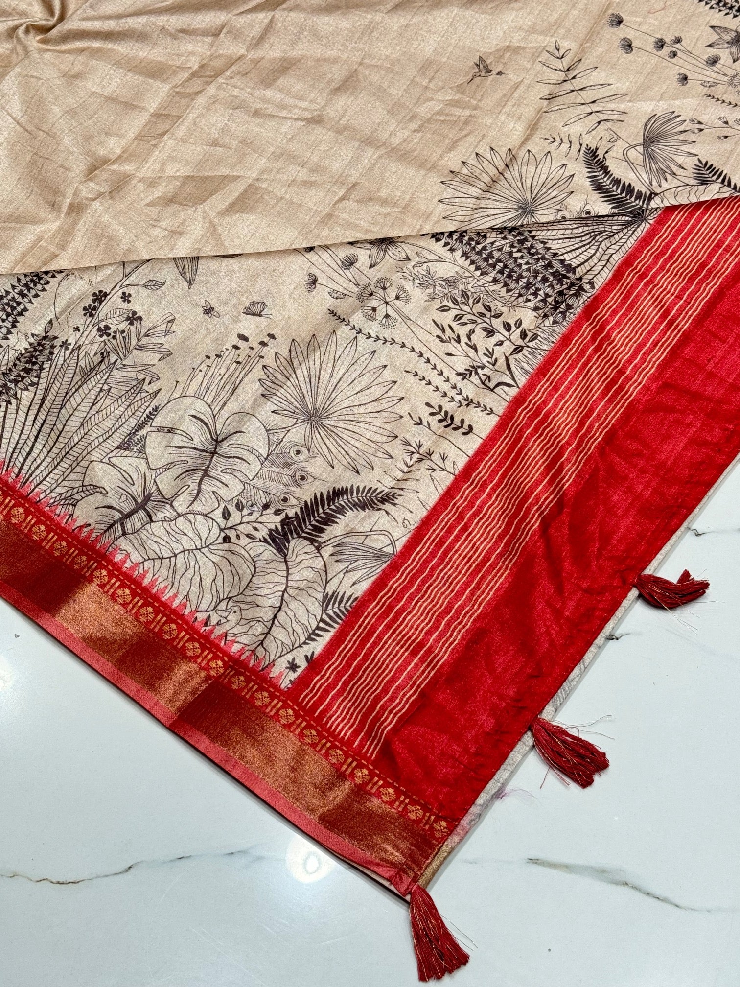 Vanilla Cream Fancy Plain Flower Design Saree - Image 6