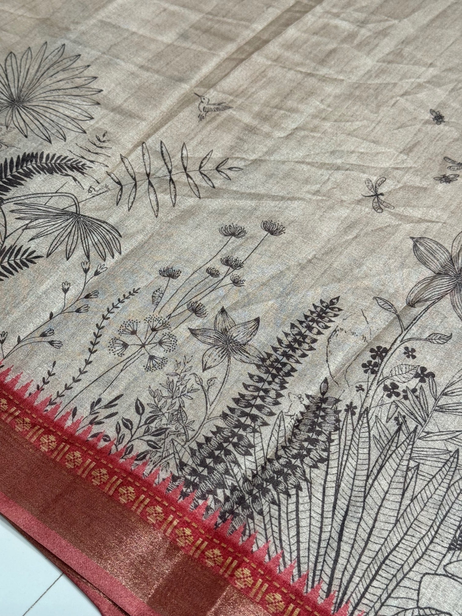 Vanilla Cream Fancy Plain Flower Design Saree - Image 8